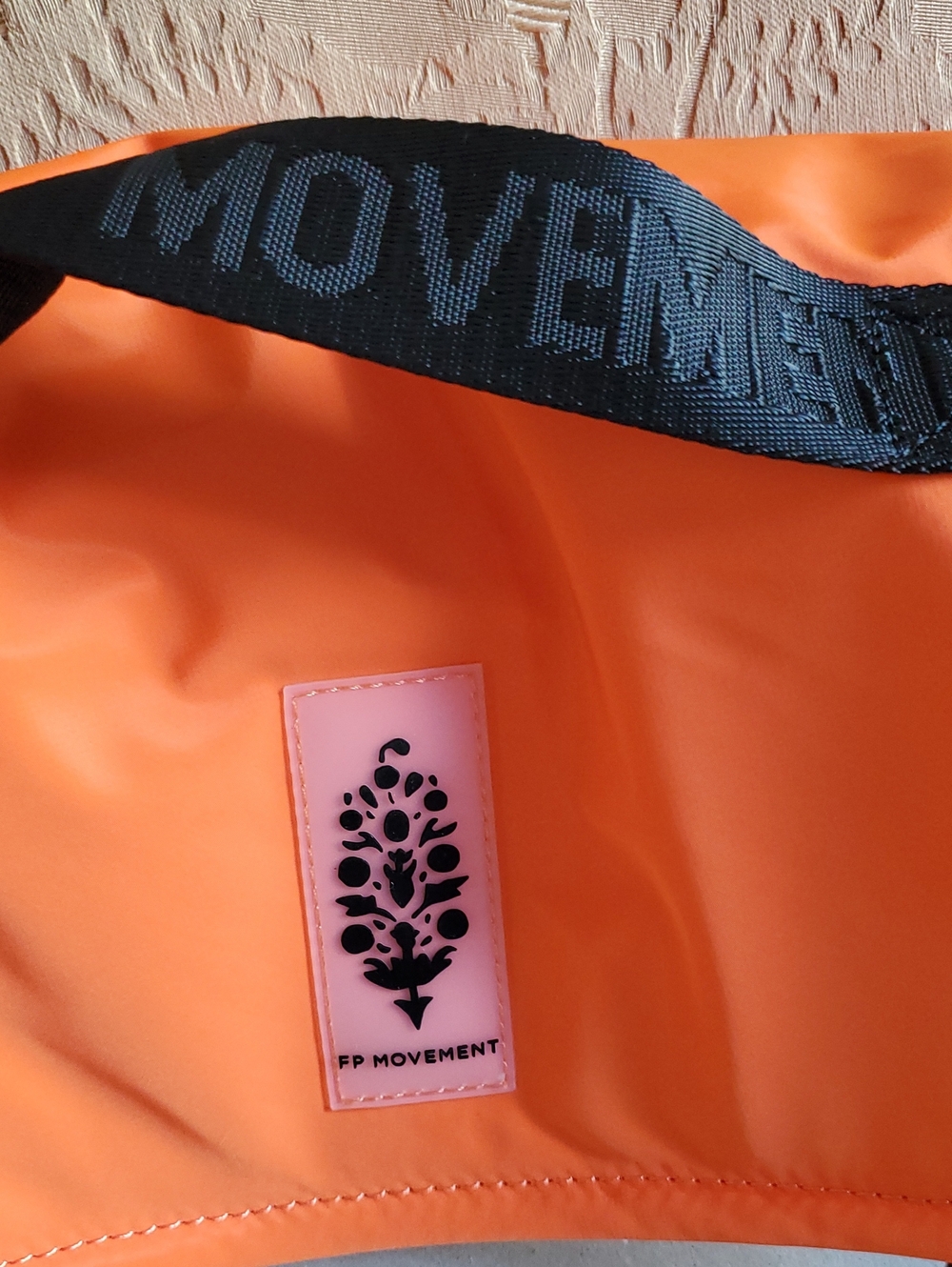FP Movement In Motion Messenger Bag/Orange - Picture 14 of 15